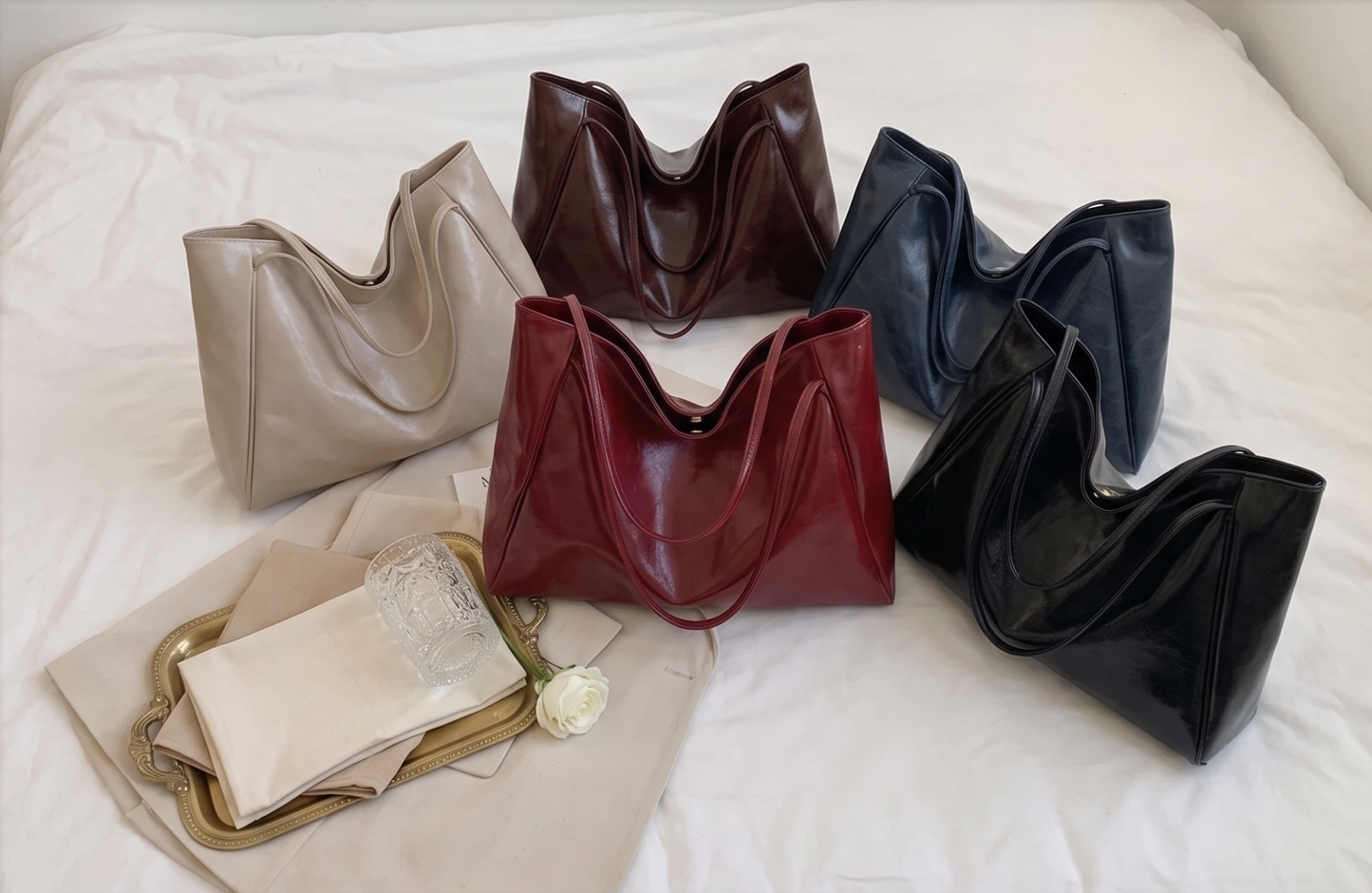 Bolsa Tote Grande em Pele Macia – Design Minimalista e Versátil